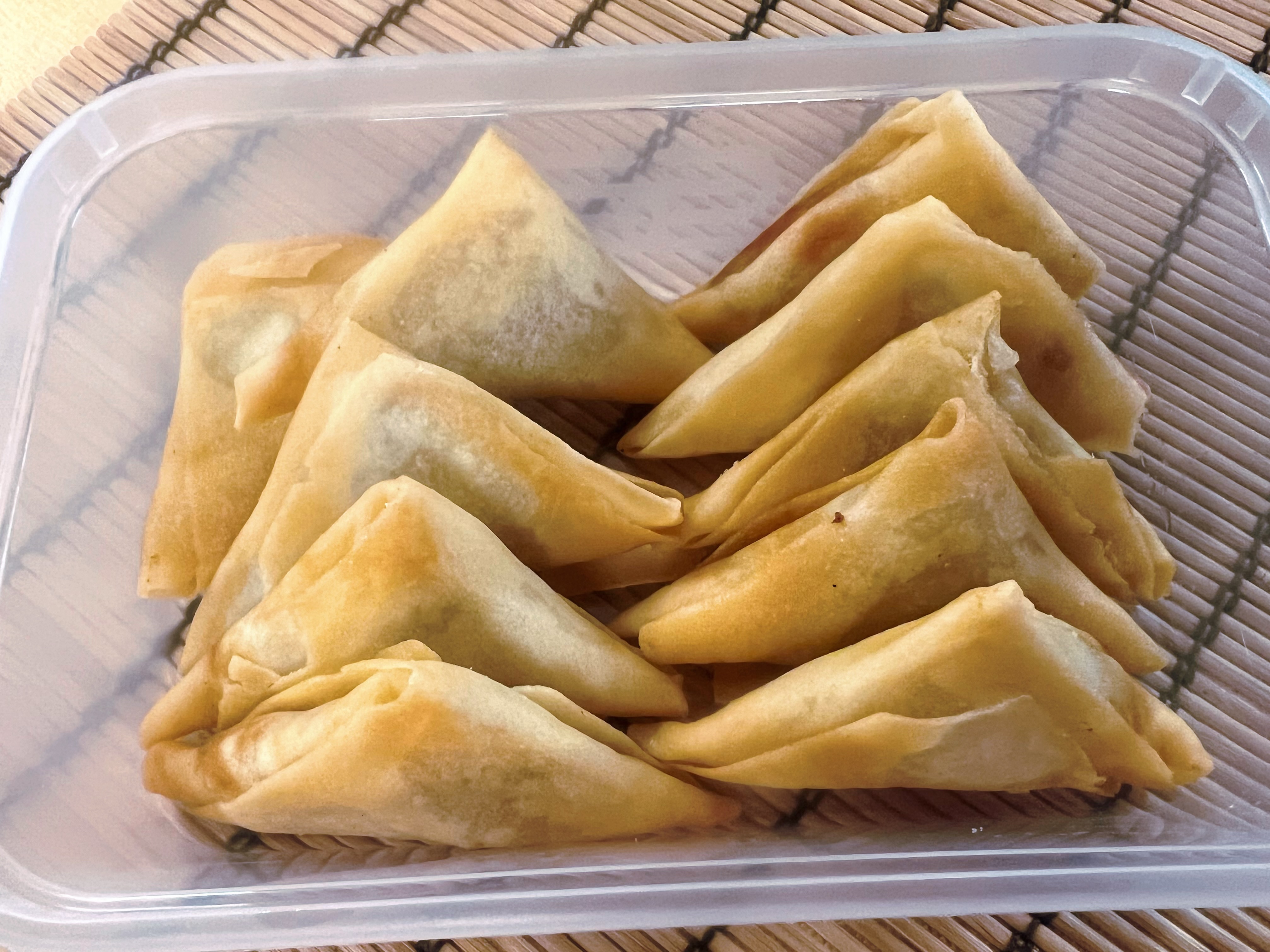 Vegetable & Curry Samosas (10)