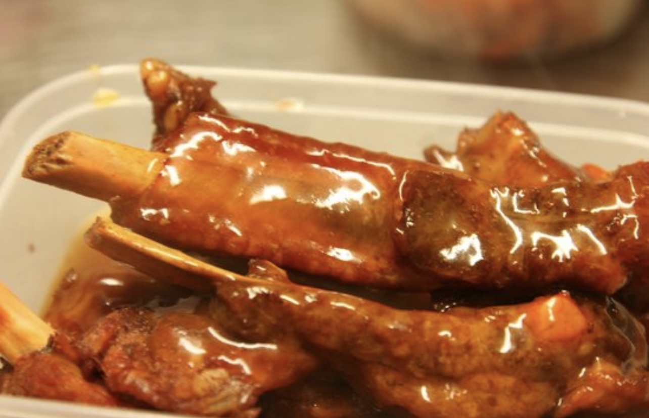 10. Barbecue Spare Ribs in BBQ Sauce