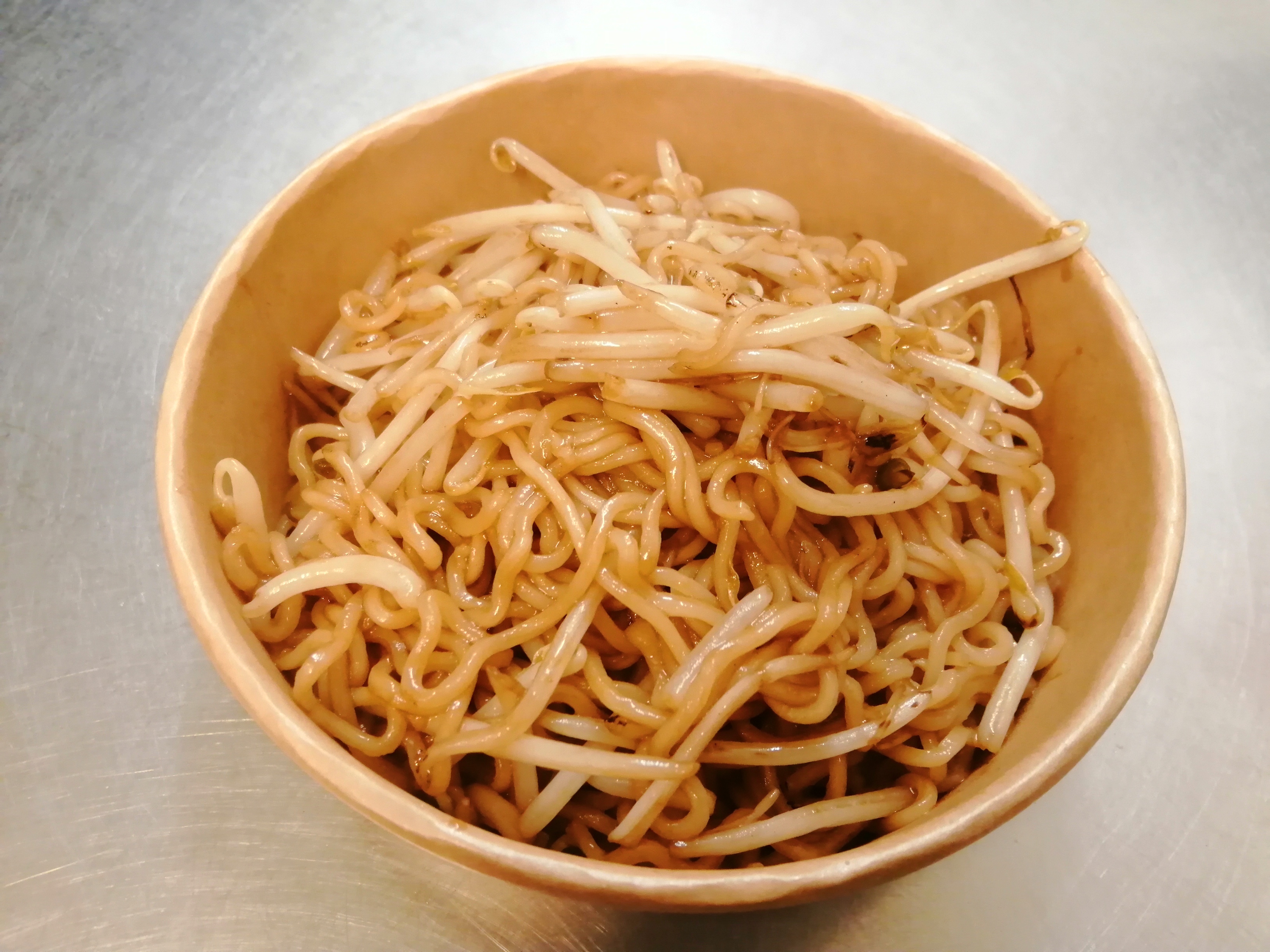 Soft Noodles with Beansprouts (v)