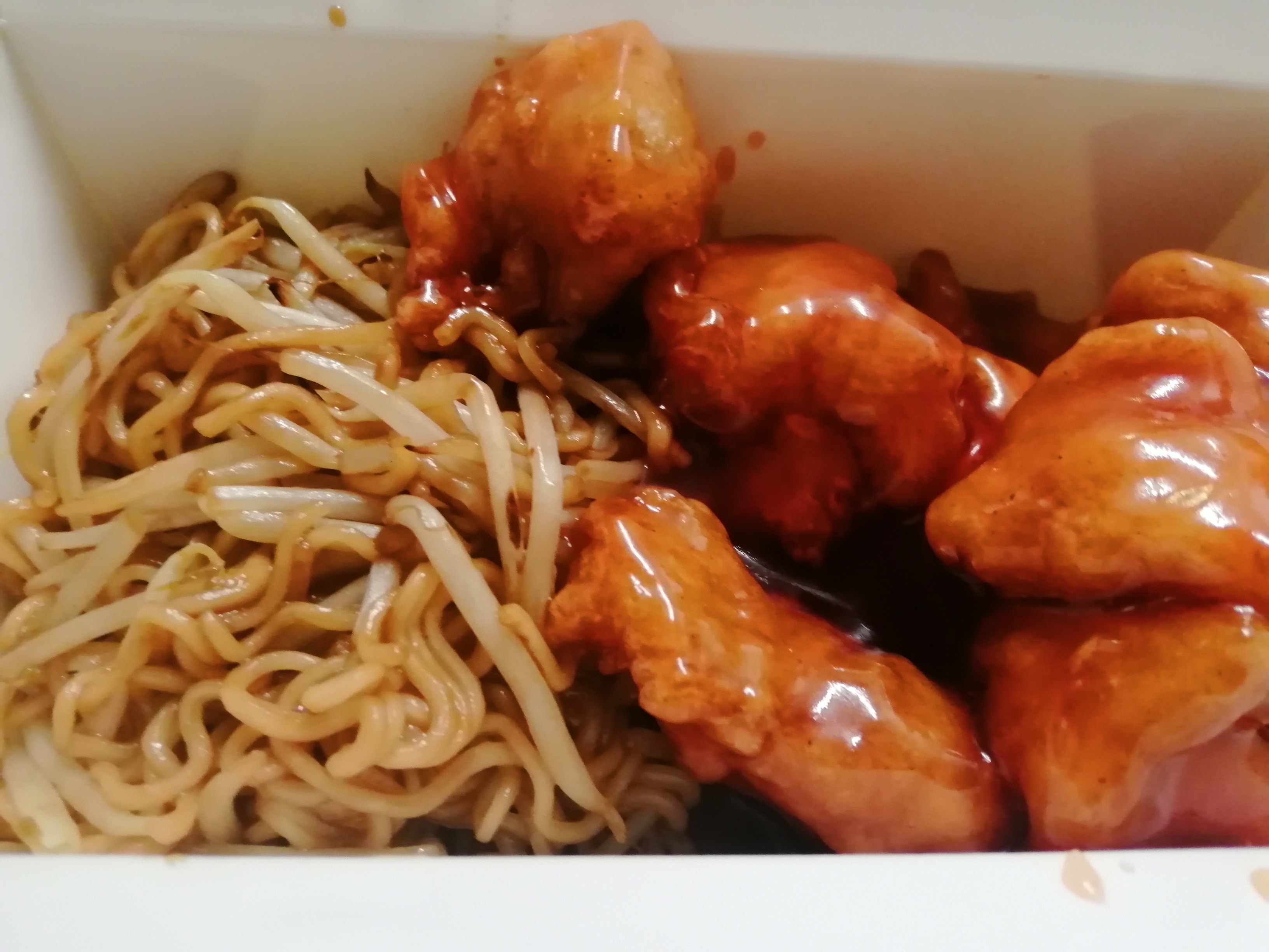Honey Chilli Garlic Chicken with Noodle